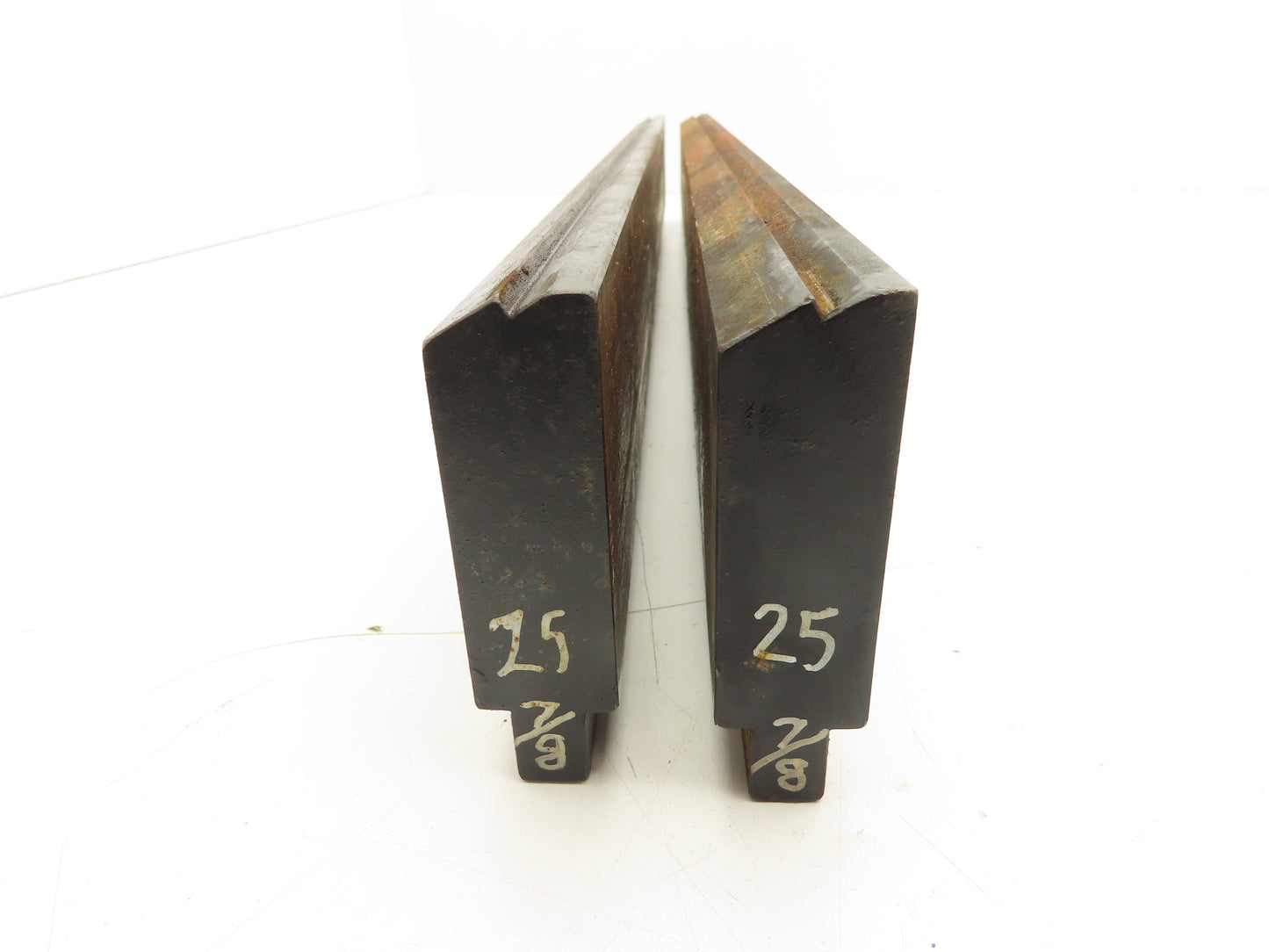Press Brake Die 25-7/8" Long 1/2" Tang 31/32" Wide 100° Angle 1/4" Wide Set