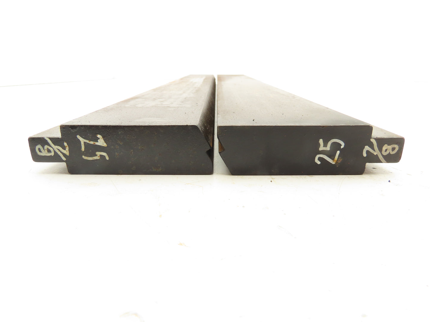 Press Brake Die 25-7/8" Long 1/2" Tang 31/32" Wide 100° Angle 1/4" Wide Set