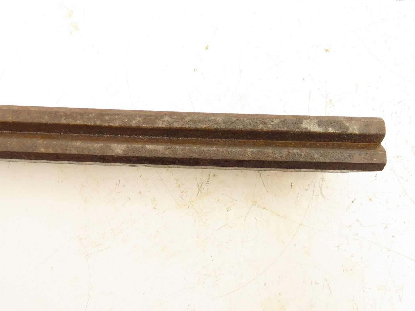 Press Brake Die 13-13/16" Long 90° V 1/2" Tang 1-13/128" W 1-3/4" H 45° Bevel