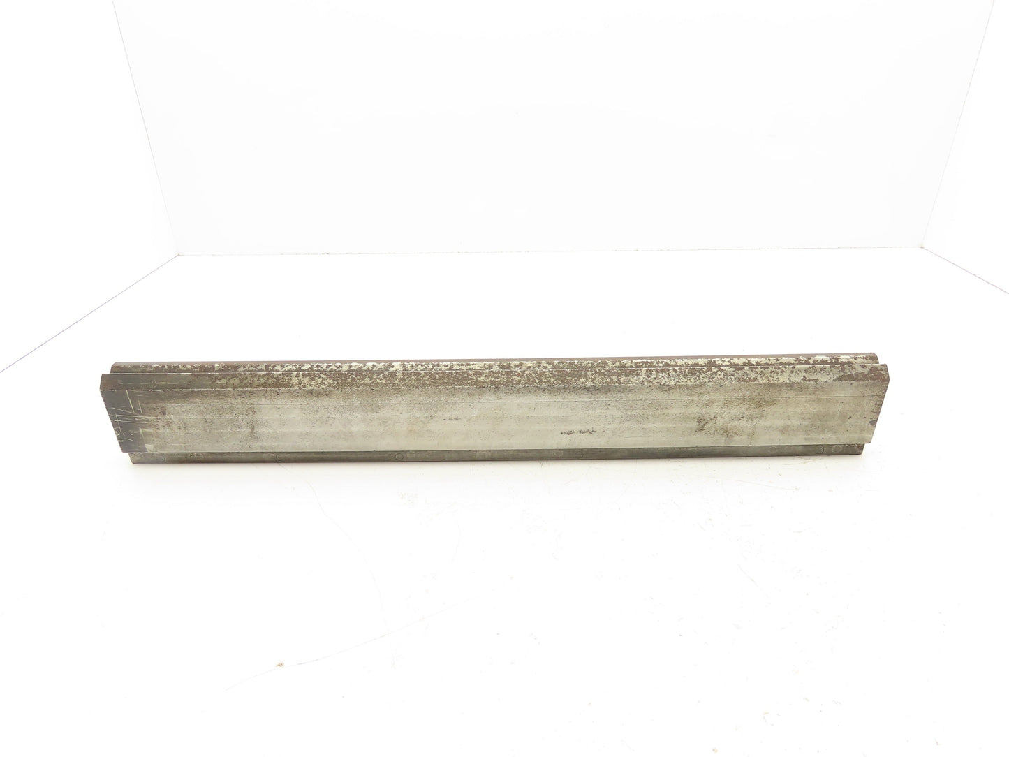 Press Brake Die 24-3/8" Long 90° V 1/2" Tang 1-3/16" W 2-3/4" H Offset