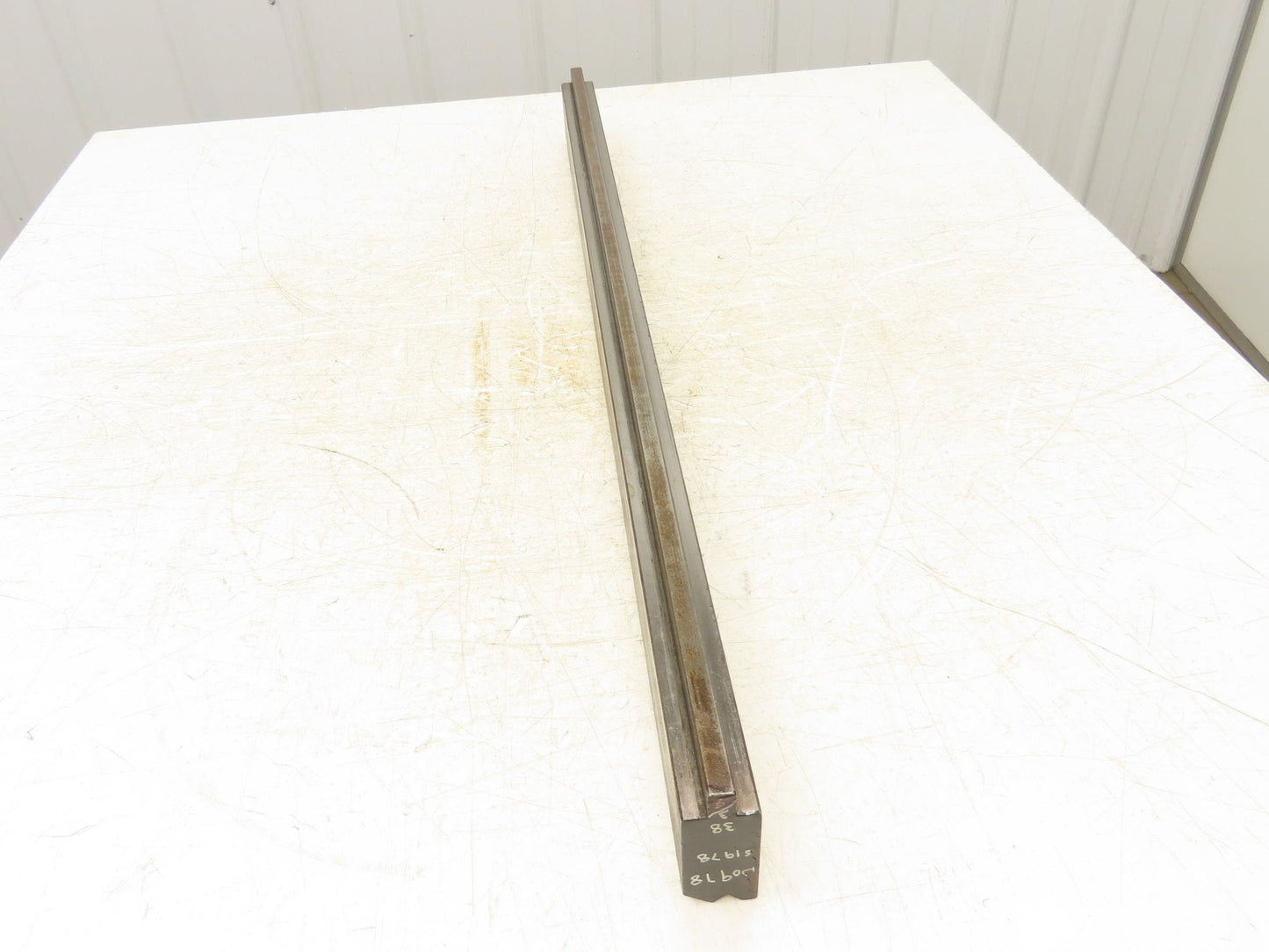 Press Brake Die 36-1/2" Long 90° V 1/2" Tang 1-13/32" W 2-13/16"H Offset