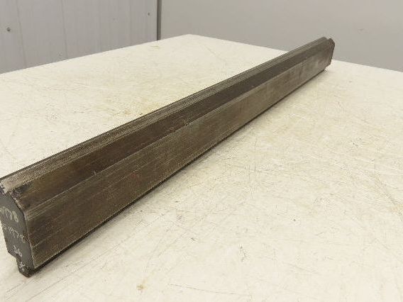 Press Brake Die 36-1/2" Long 90° V 1/2" Tang 1-13/32" W 2-13/16"H Offset
