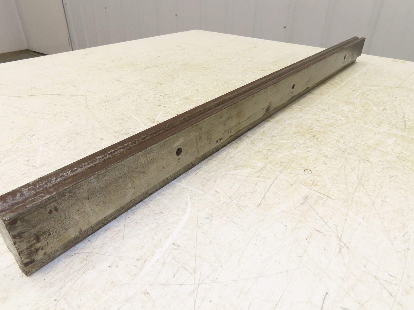 Press Brake Die 32-7/8" Long 90° V 1/2" Tang 1-7/64" W 1-3/4" H 11/32x3/16" V
