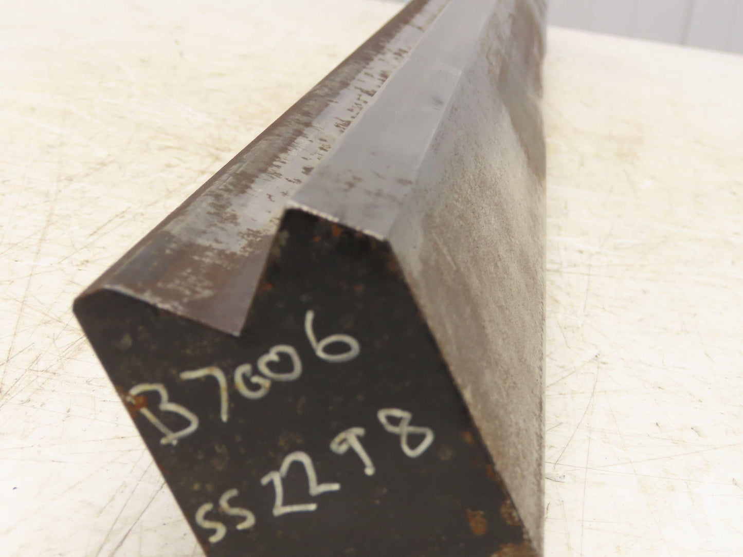 Press Brake Die 36-1/2" Long 90° V 1/2" Tang 1-31/32" W 2-3/4" H 1-1/8"x9/16" V
