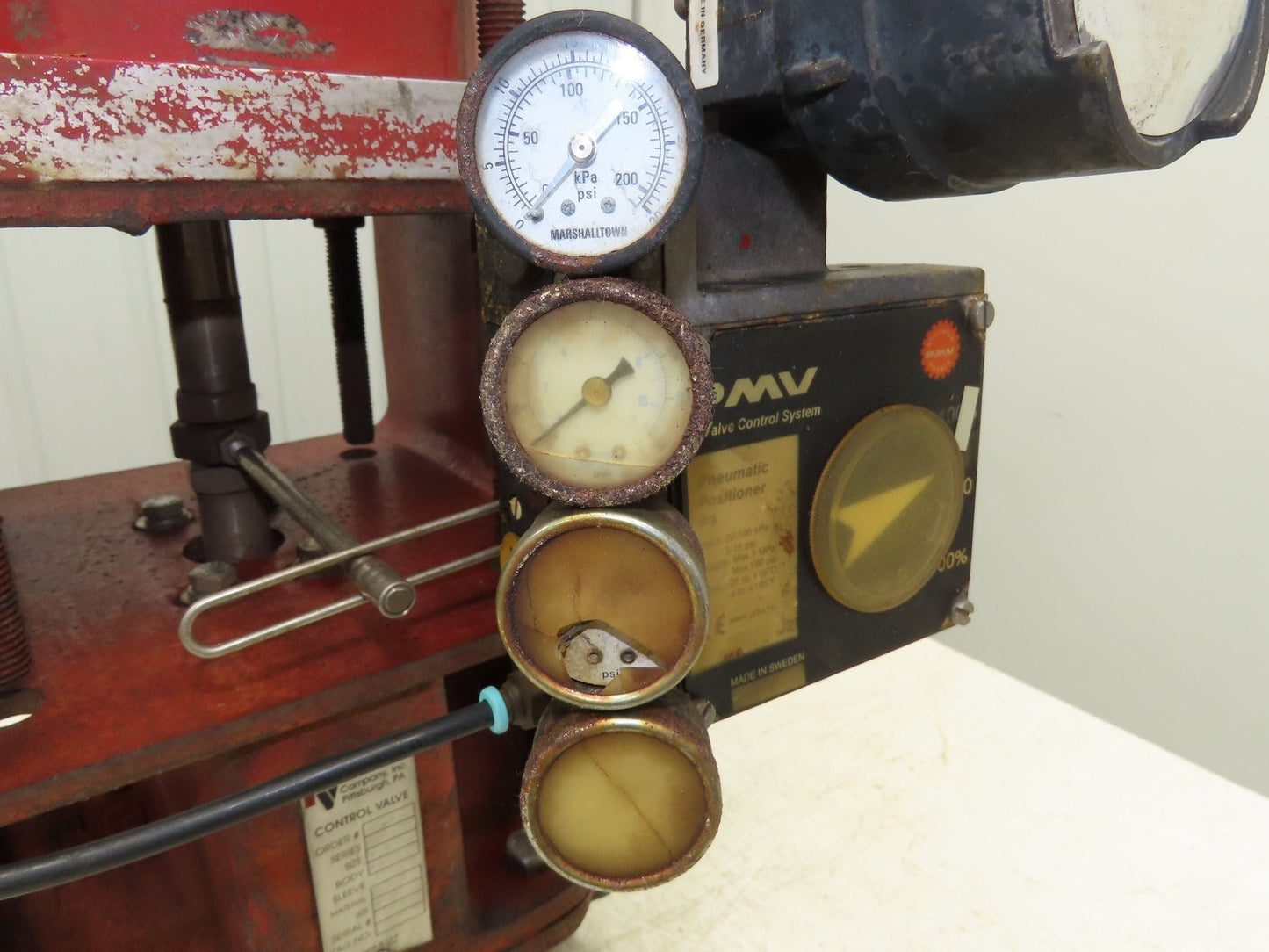 Red Valve Series 5200 Pneumatic Pinch Valve 2.5" Flanged EPDM w/Positioner