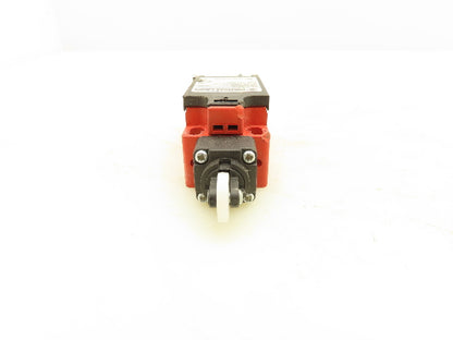 Bernstein I88-UV15Z Plastic Limit Switch Roller Plunger Head 240V 1.5A Lot of 4
