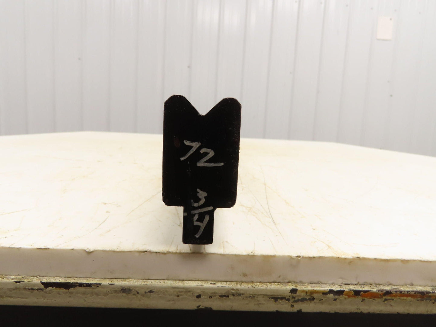 Press Brake Die 72-3/4" Long 90° V 9/16" W 9/32" D 1-3/4" H 1/2" Tang