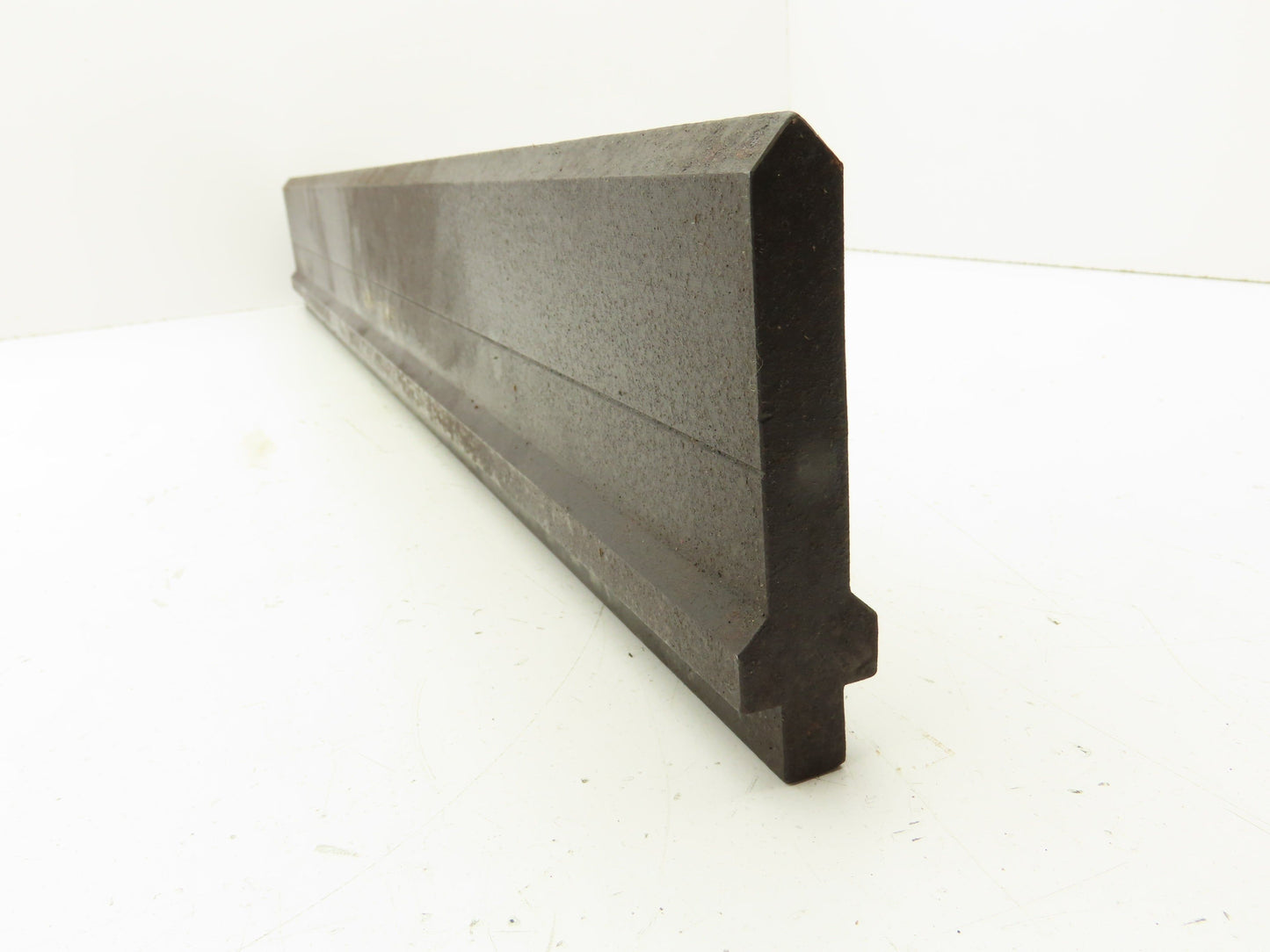 Press Brake Punch Die 32-1/2" Long 90° V 5/8" W 3-3/4" H 1/2" Tang