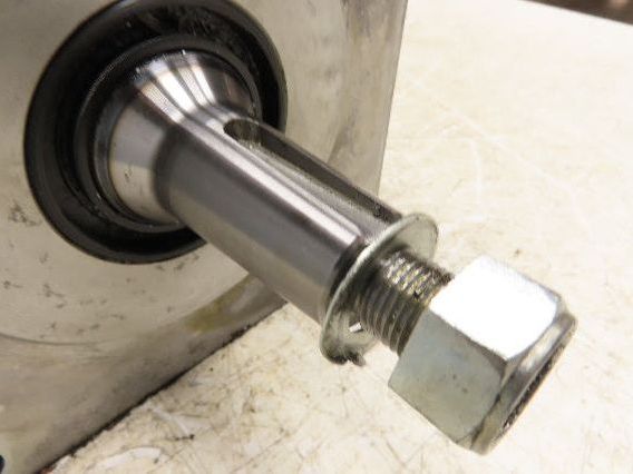 Okuma BL-MC200J-20T AC Servo Motor 4kW 2000 RPM 157V 16.2A 3PH