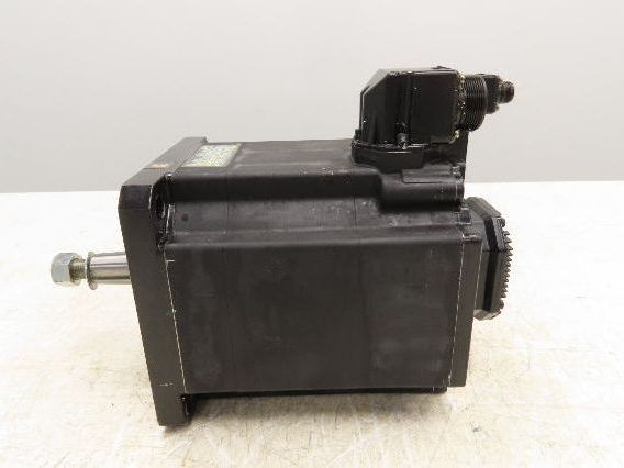 Okuma BL-MC200J-20T AC Servo Motor 4kW 2000 RPM 157V 16.2A 3PH