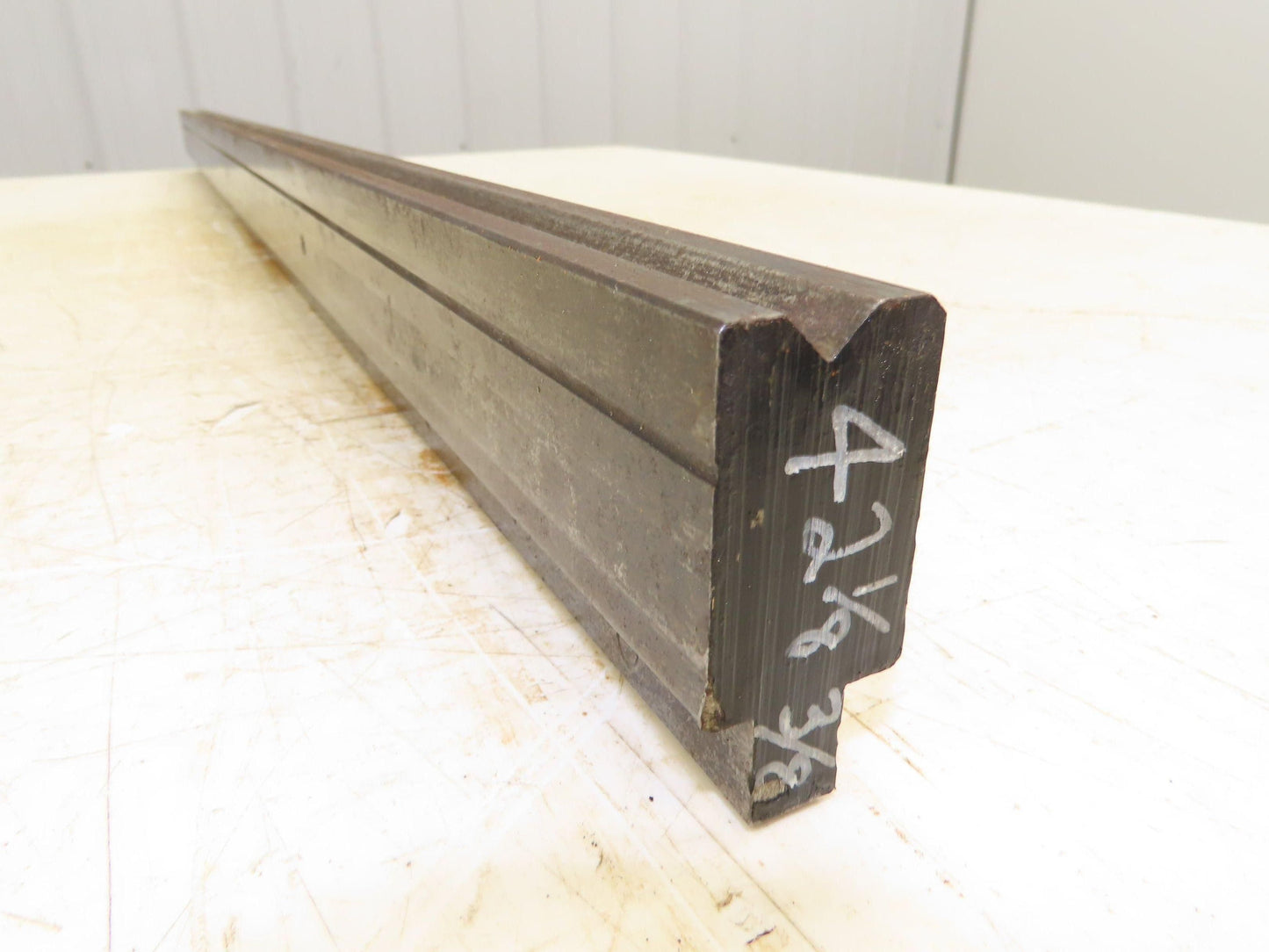 Press Brake Die 42-1/8" Long 90° V 3/8" W 3/16" D 1-3/4" H 1/2" Tang