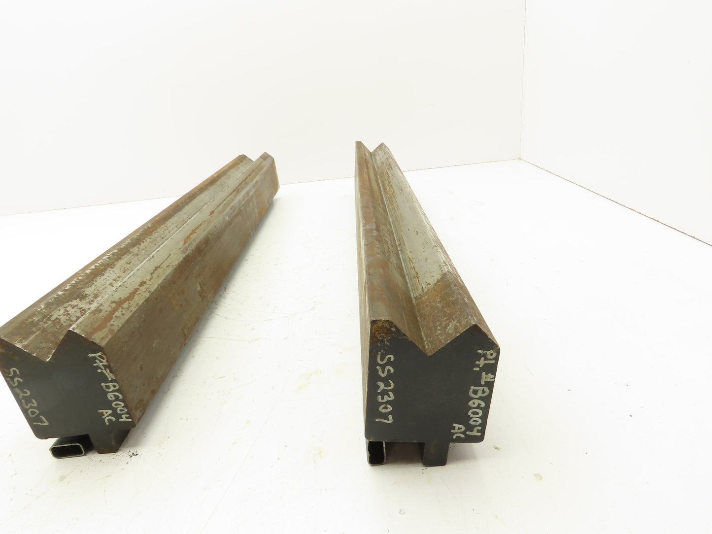 Press Brake Punch Die Set 24-1/2" Long 90° Offset Z Bend V 1-1/2" W 11/16" D