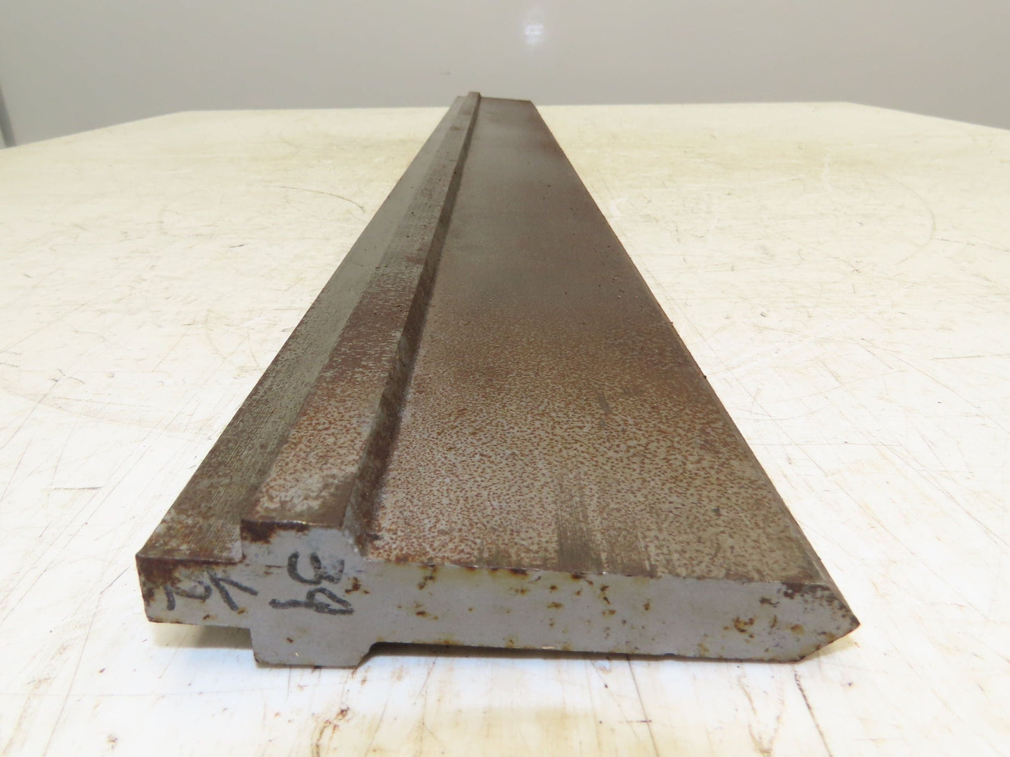 Press Brake Punch Die 39-1/2" Long 90° V 5/8" W 3-3/4" H 1/2" Tang