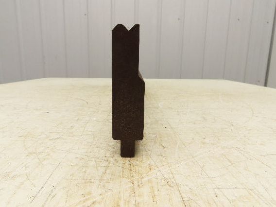 Press Brake Die 32-1/4" Long 90° V 3/8" W 3/16" D31-3/4" H 1/2" Tang