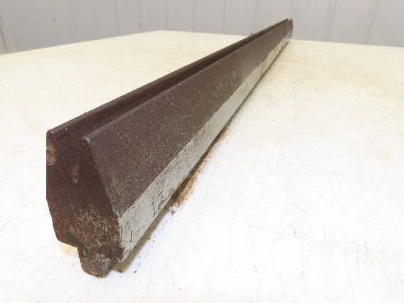 Press Brake Die 44-1/2" Long 30° V 1/2" W 13/16" D 2-5/16" H 1/2" Tang