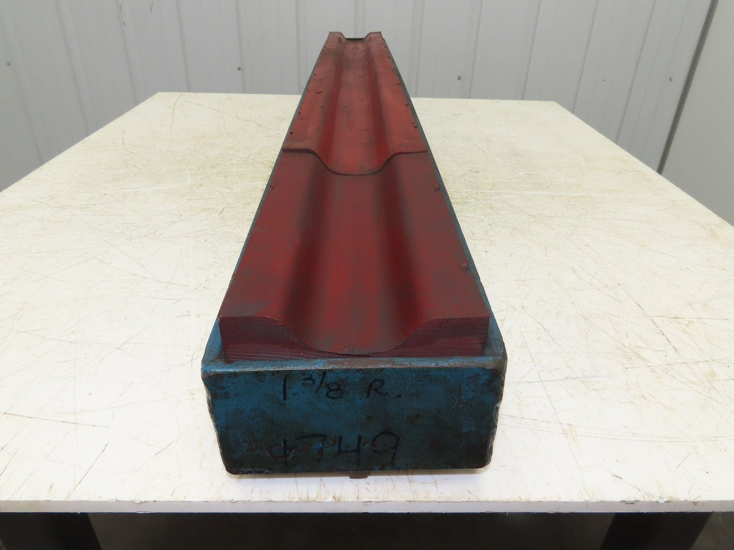 Press Brake Die Urethane 60-1/2" Long 1-3/8" Radius 4-3/4" H 1/2" Tang