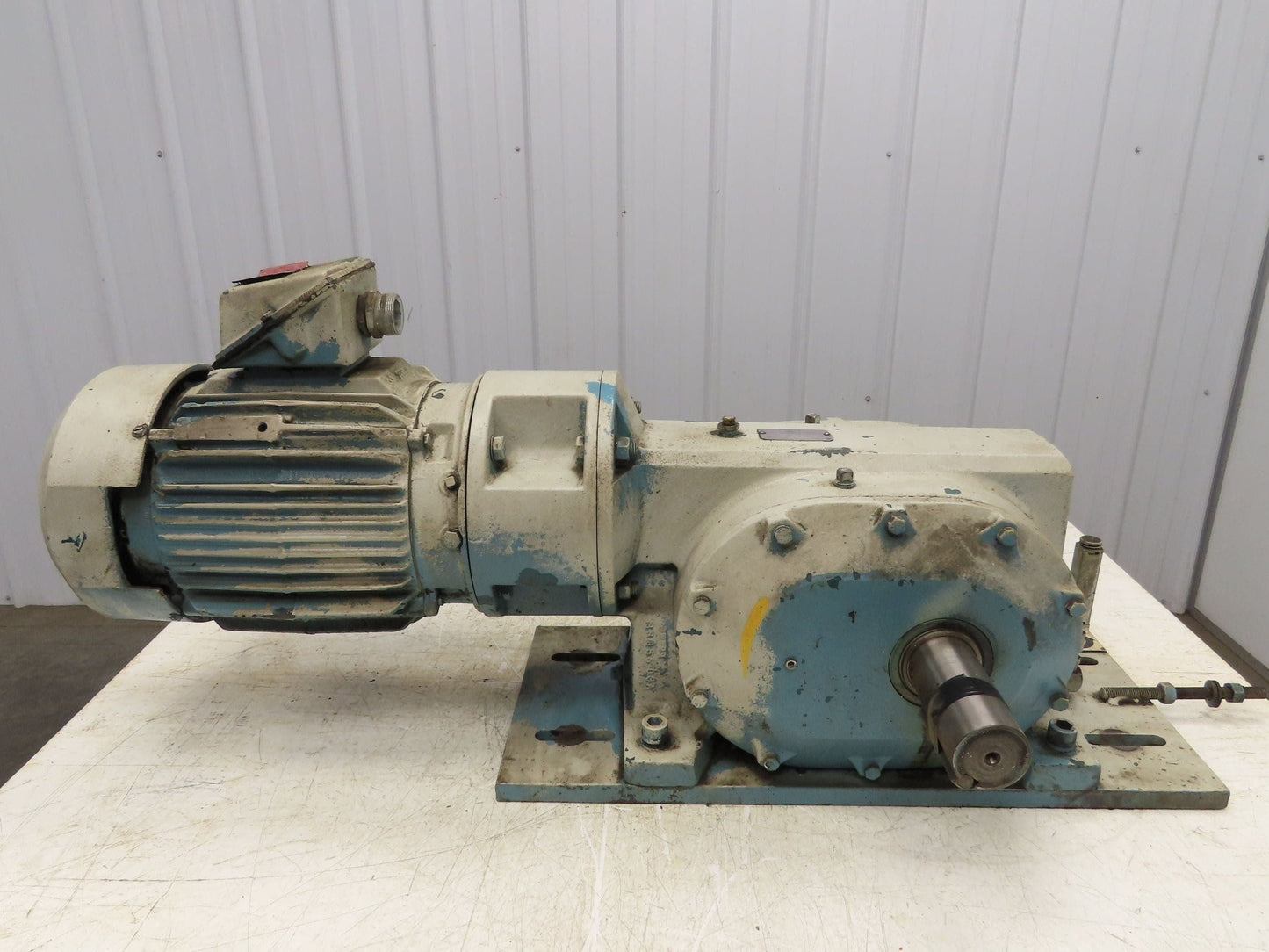 Dodge Reliance 180CM28A60 Inline Gearmotor 60:1 RH Reducer 29rpm 5Hp 460V 184T