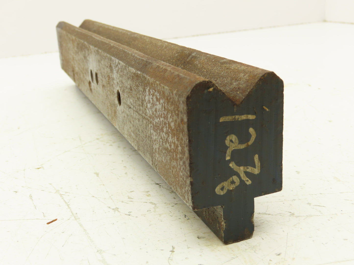 Press Brake Die 12-7/8" Long 90° V 11/16" W 3/8" D 1-3/4" H 1/2" Tang