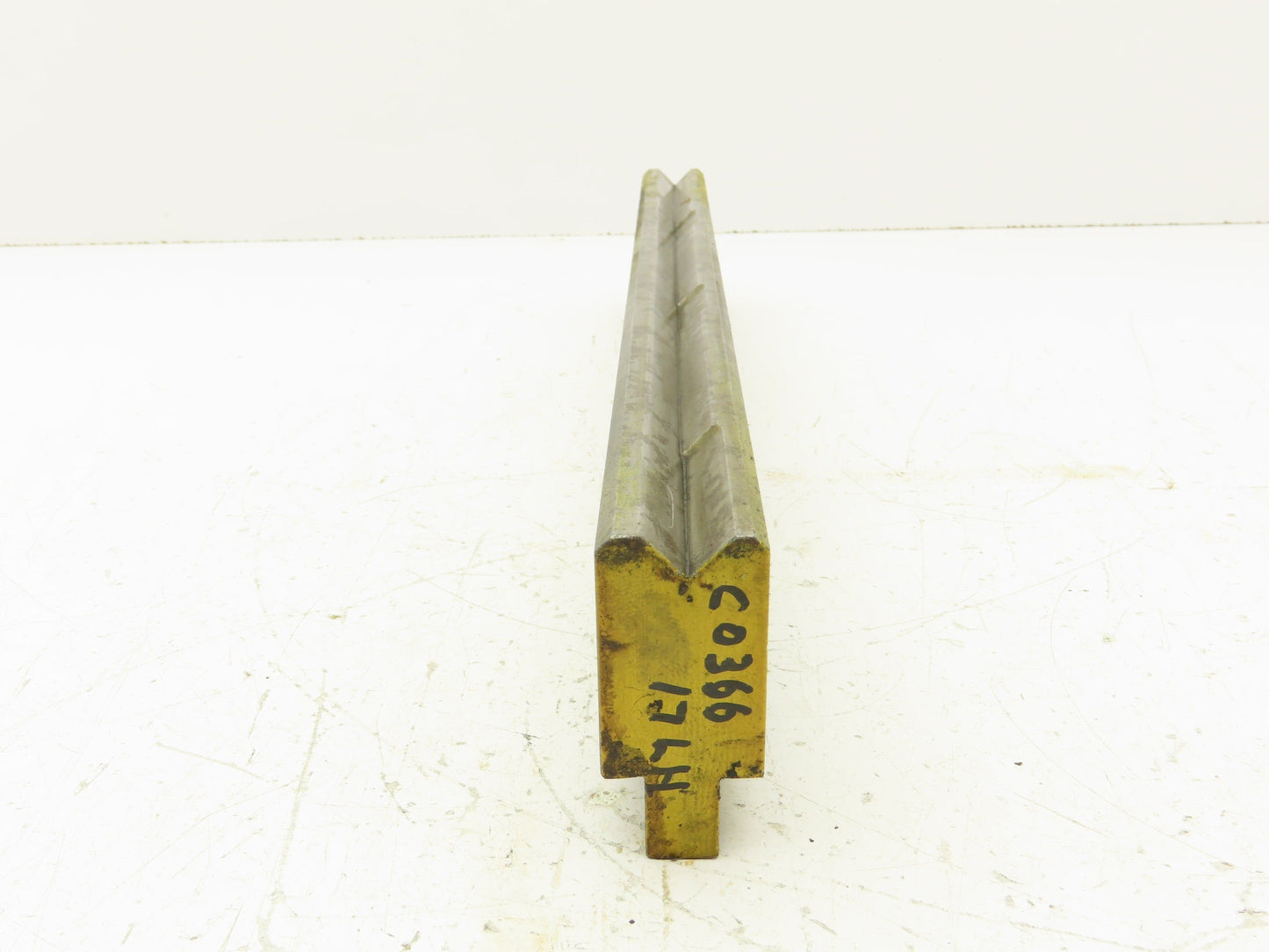 Press Brake Die 15-3/8" Long 90° V 1/2" W 1/4" D 1-3/4" H 1/2" Tang