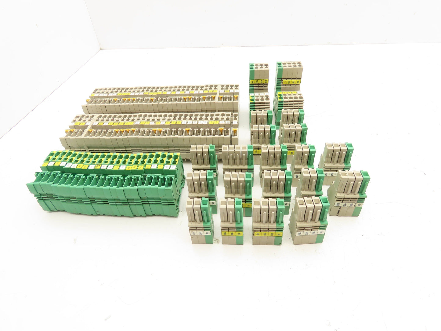 Weidmuller ZTPE 4/2AN/1 Terminal Block Plug In Connectors ZP 4/1AN Lot of 92