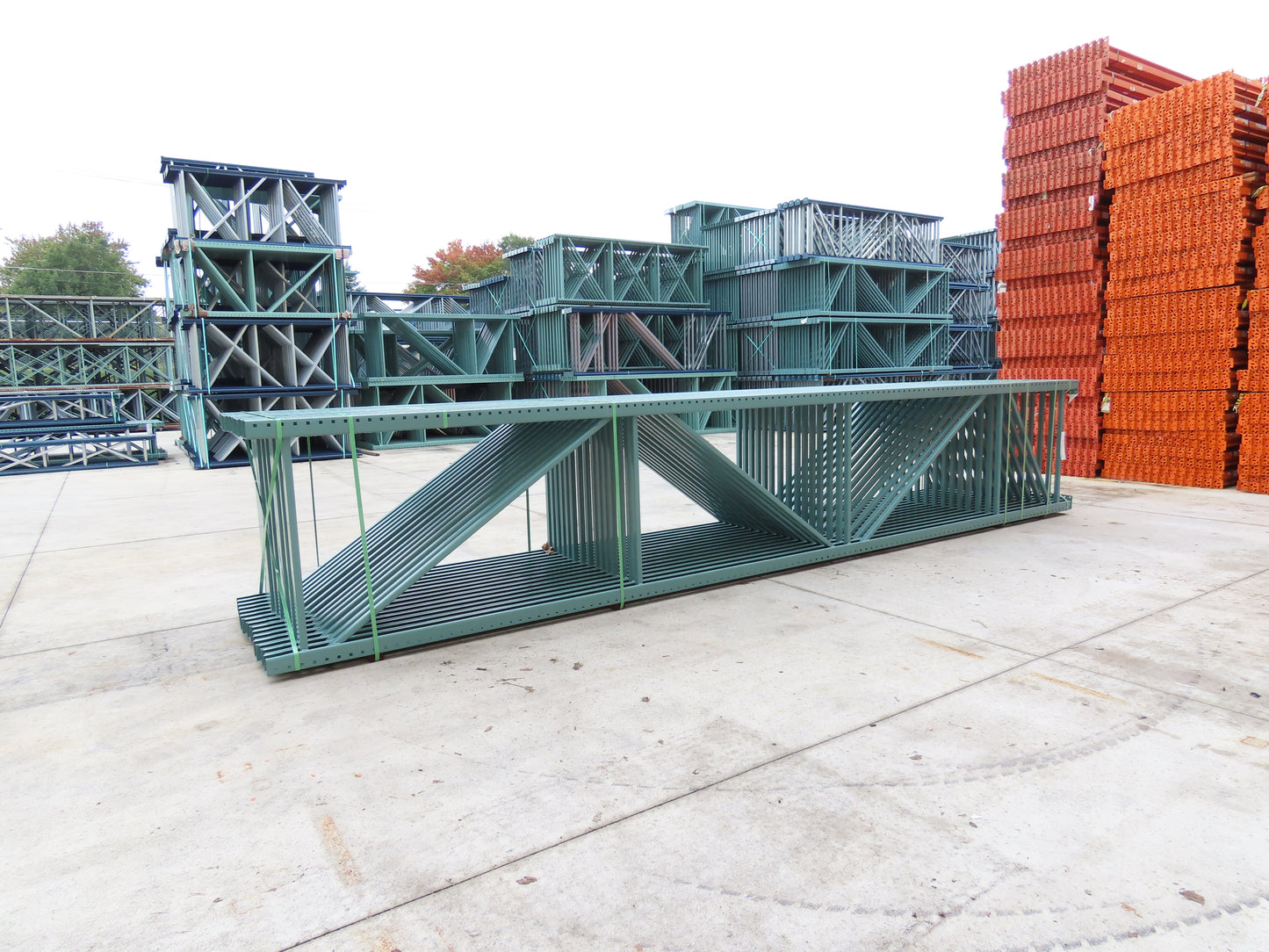 Interlake 20' x 42" Teardrop Pallet Racking Upright 3x3" Leg 23900Lb Green