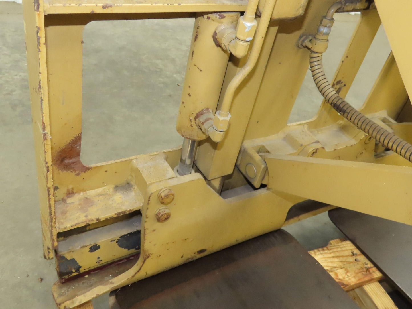 Cascade 30D-PB-51Q Forklift Attachment Slip Sheet Push Pull Clamp 3000lb Class 2