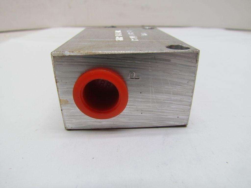 Snap Tite RSV40-T3P-8A Hydraulic Valve