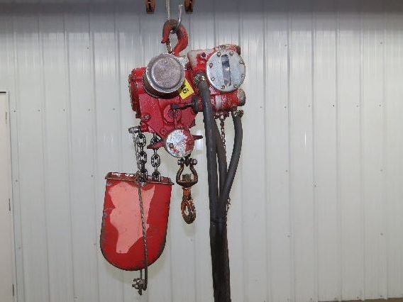 Chicago Pneumatic 1/2 Ton 1000Lb Power Vane Air Chain Hoist 15' Lift w/Pendant