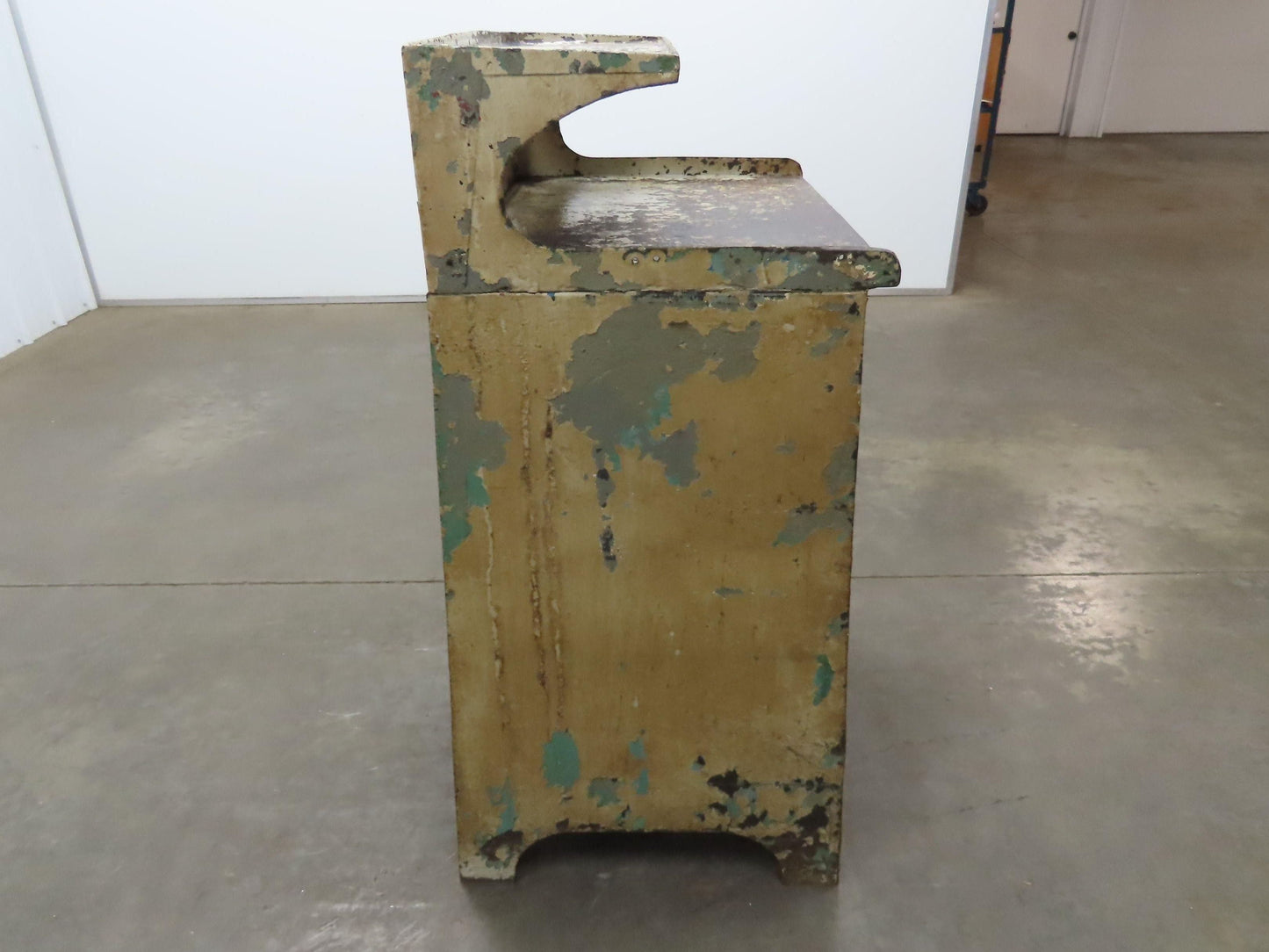 Vintage Podium Work Desk Cast Iron 2 Tier Stand 24x18" Top 25x9.5"