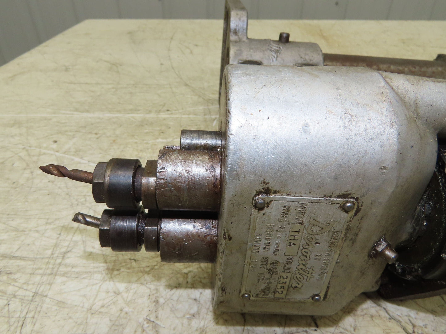 Desoutter AFD 5000 Pneumatic Auto Feed Drill Unit Double Drill Head Type THA