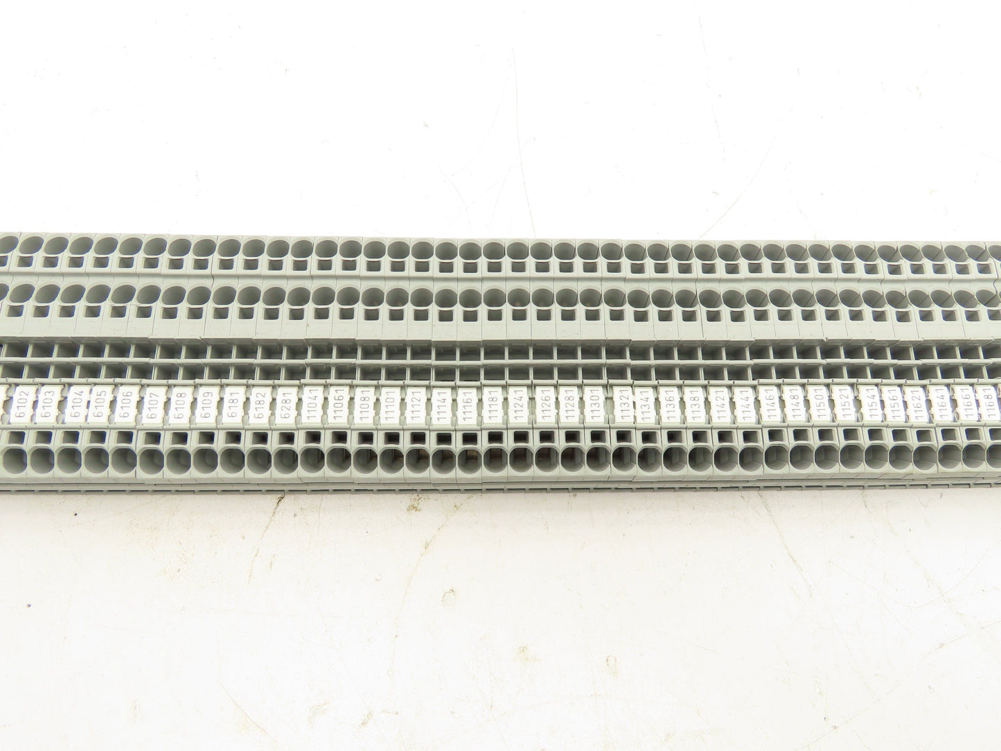Waco 60947-7-1 DIN Rail Terminal Block 800V 4mm Lot of 90