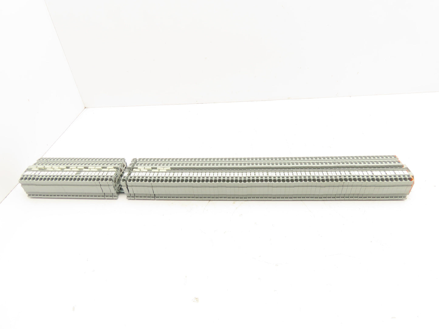 Waco 60947-7-1 DIN Rail Terminal Block 800V 4mm Lot of 90