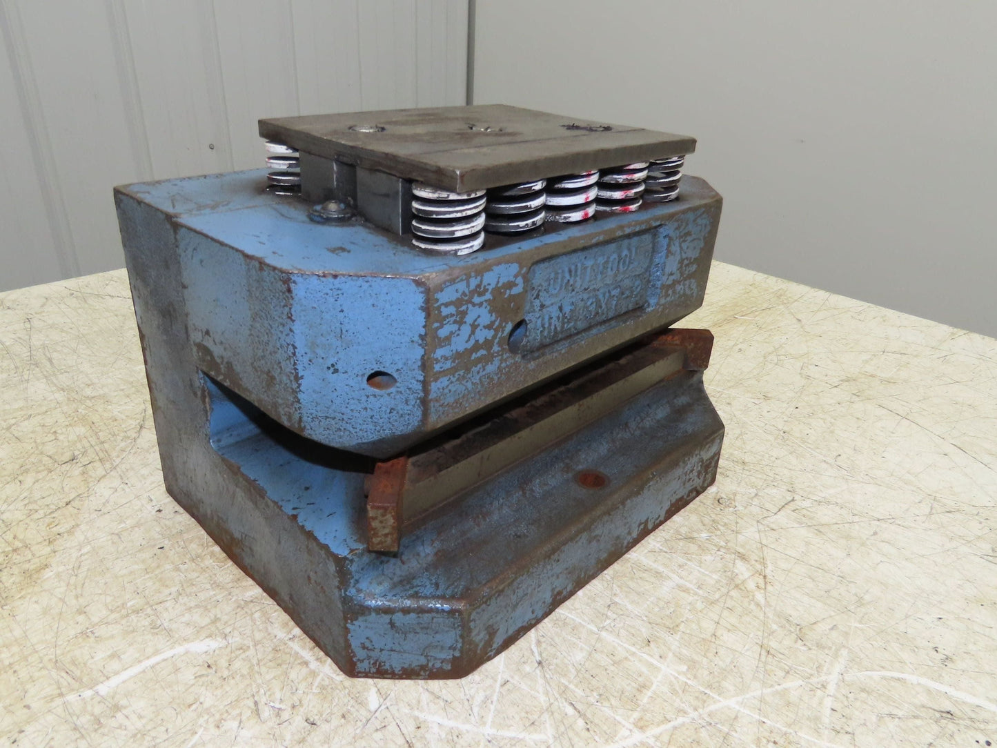 Unipunch HNE 3X7-2 Press Brake Punch 4" Radius Corner Die 8-3/4" Open Height