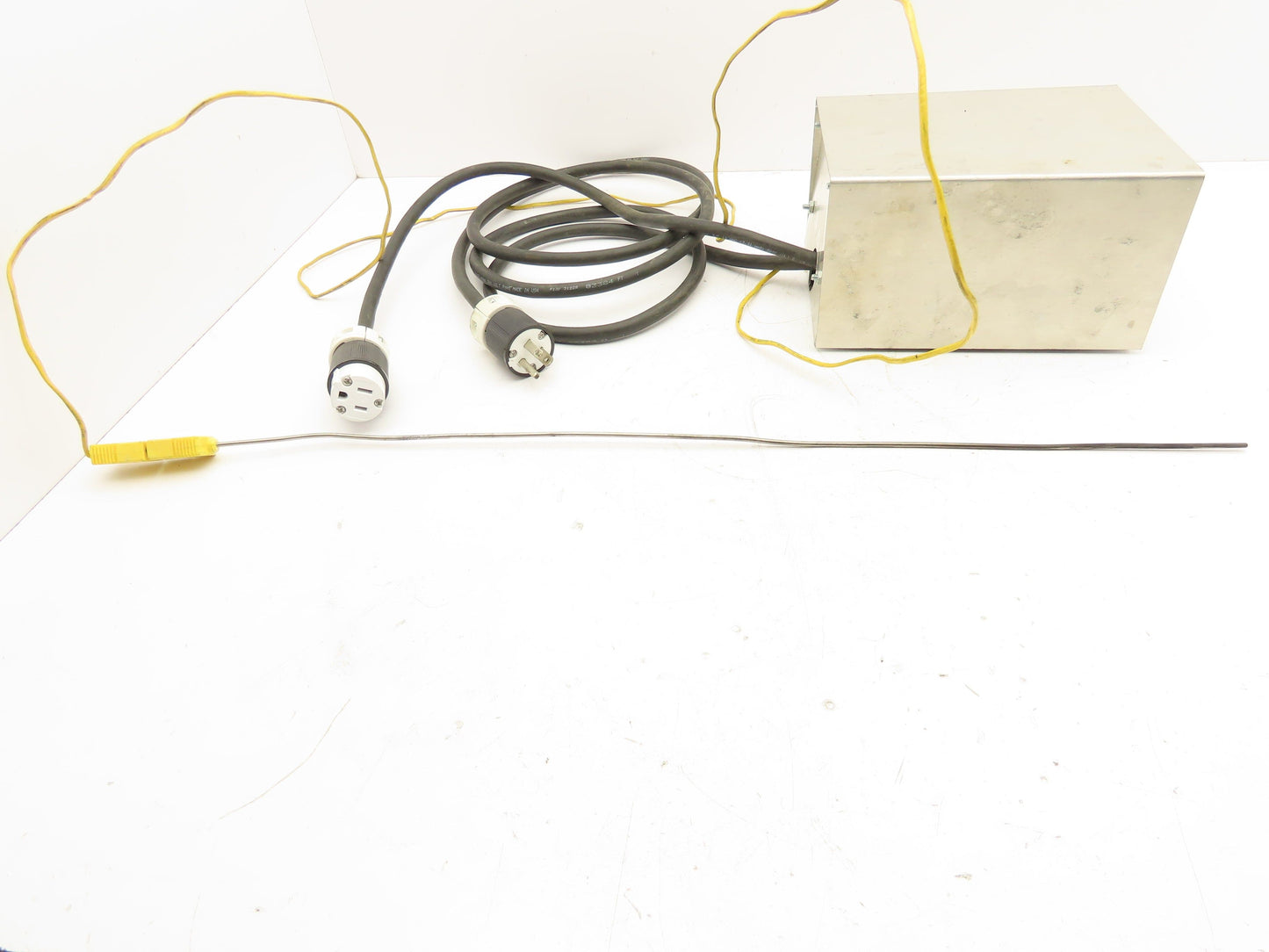 Omega CN7800 Temperature Controller Relay Thermocouple Connector Probe Assembly