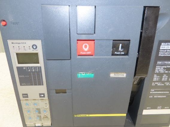 Schneider WC4GGR44R9SXFXXXXX Square D Masterpact Circuit Breaker 2500A 690V