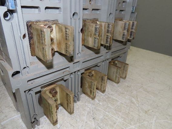 Schneider WC4GGR44R9SXFXXXXX Square D Masterpact Circuit Breaker 2500A 690V