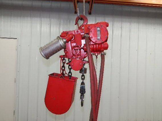 Chicago Pneumatic 1/4 Ton 500Lb Power Vane Air Chain Hoist 10' Lift w/Pendant