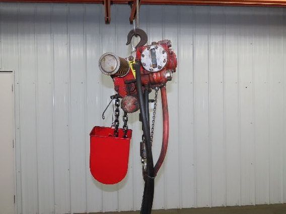 Chicago Pneumatic 1/4 Ton 500Lb Power Vane Air Chain Hoist 11' 6" Lift Pendant