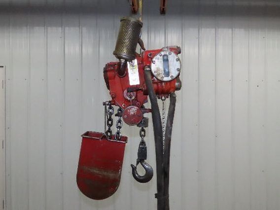 Chicago Pneumatic 1/4 Ton 500Lb Power Vane Air Chain Hoist 10' 3" Lift Pendant