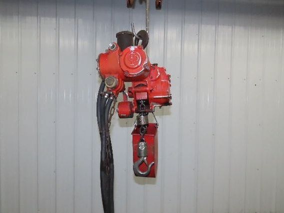 Chicago Pneumatic 1/4 Ton 500Lb Power Vane Air Chain Hoist 11' Lift w/Pendant