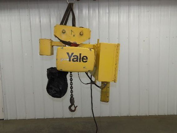 Yale KEL Electric Chain Hoist 1/2 Ton 16 FPM 9' Lift 110 Volt Manual Trolley