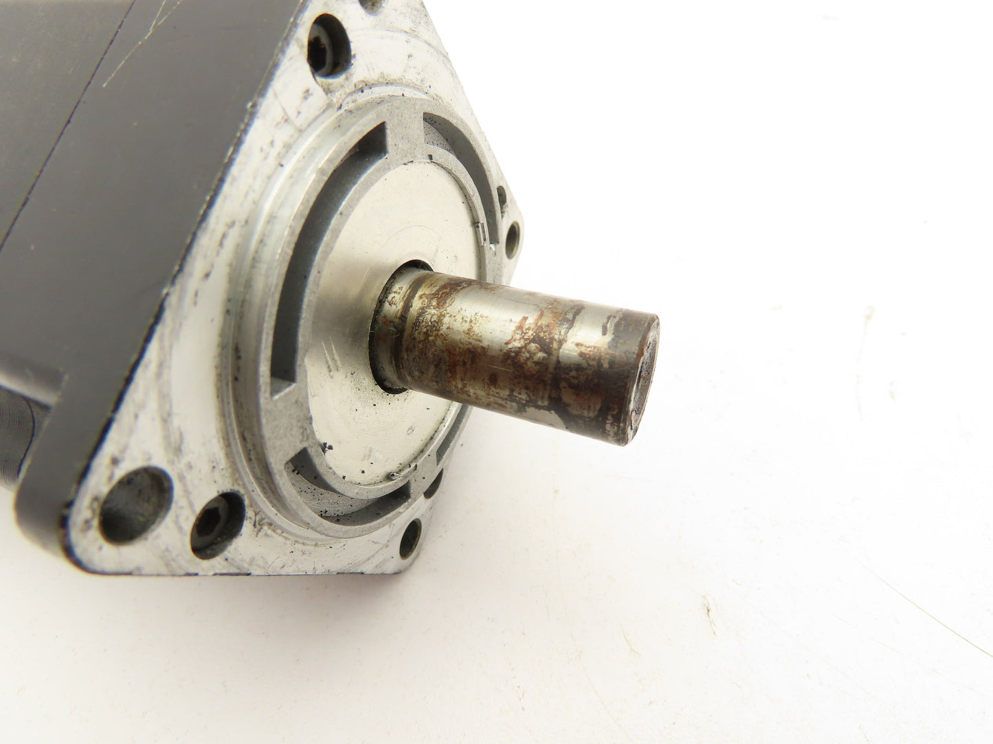 Allen Bradley Y-2012-2-H00AA Servo Motor 230V 4500 RPM 9/16" Shaft