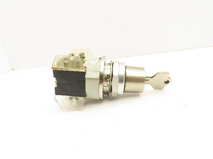 Allen Bradley 800T-N61KF4 Cylinder Lock 4 Position Switch Keyed Maintained 30mm