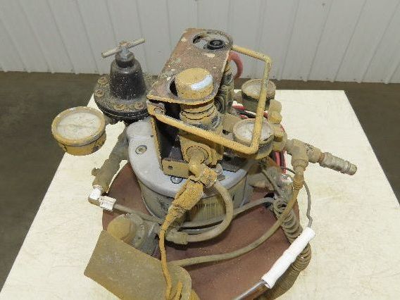 Graco Triton 1:1 150 Air Spray Package Diaphragm Pump Pail Mount Wood Finish