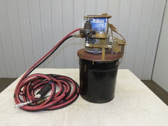 Graco Triton 1:1 150 Air Spray Package Diaphragm Pump Pail Mount Wood Finish