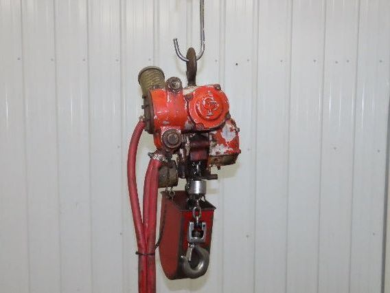 Chicago Pneumatic 1/4 Ton 500Lb Power Vane Air Chain Hoist 10' 3" Lift Pendant