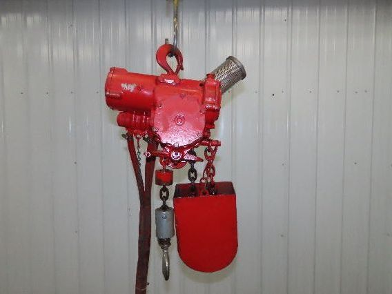 Chicago Pneumatic 1/4 Ton 500Lb Power Vane Air Chain Hoist 10' 2" Lift Pendant