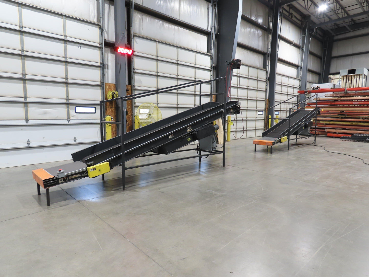 Alvey 28"x 17' Slider Bed 24" Belt Incline Conveyor Variable Speed Drive 460V