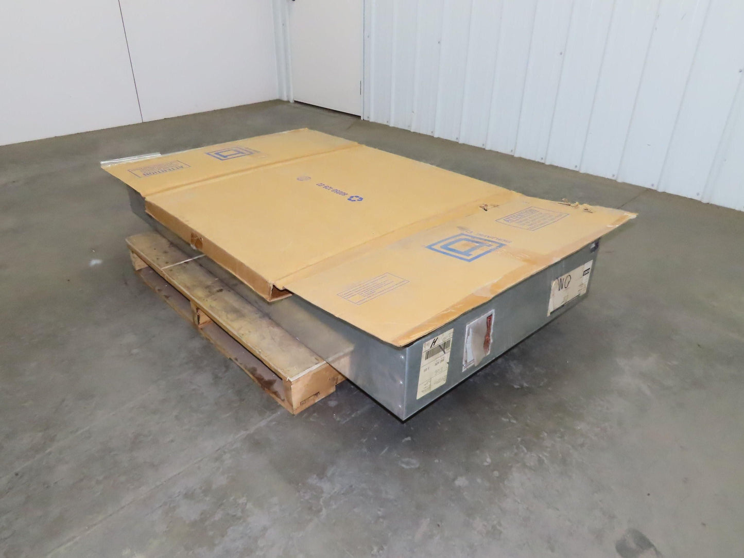 Square D HCM I-Line Panelboard Breaker Box 600 Amp 600V 30 Space Main Lug