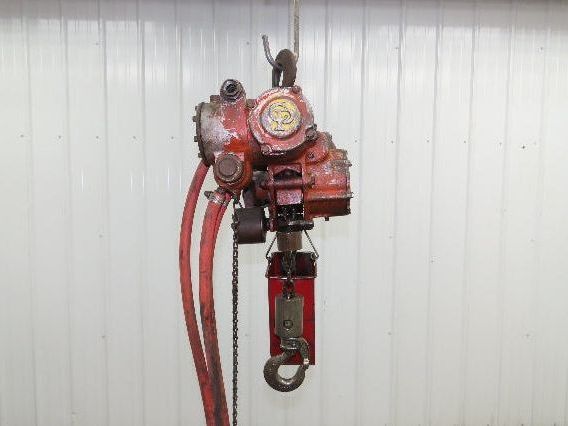 Chicago Pneumatic 1/2 Ton 1000Lb Power Vane Air Chain Hoist 10' 8" Lift Pendant
